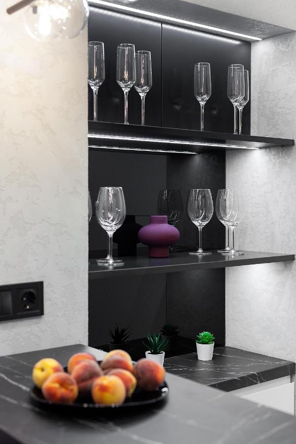 Lovely Apartment On Drahomanova Street Lviv Exterior photo