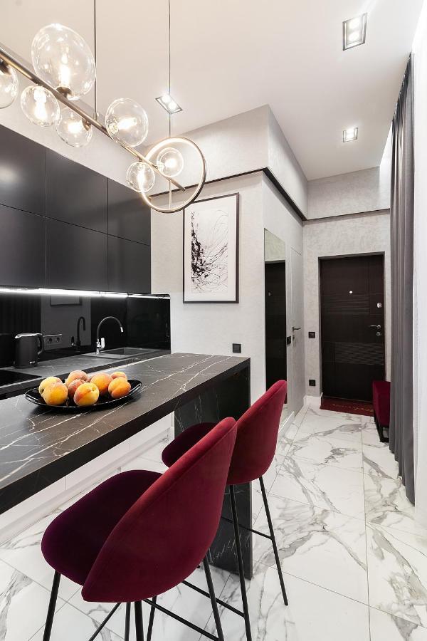 Lovely Apartment On Drahomanova Street Lviv Exterior photo