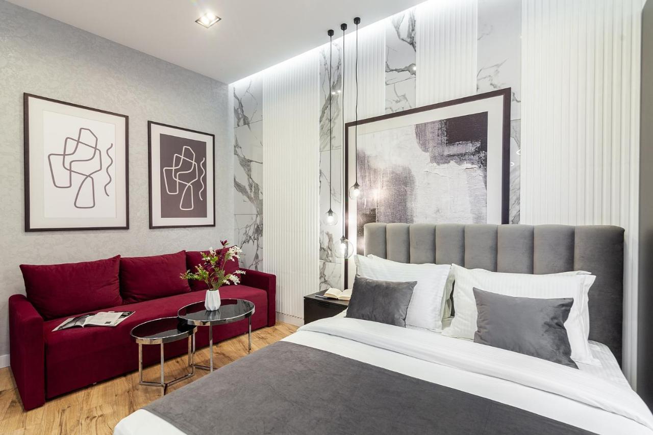 Lovely Apartment On Drahomanova Street Lviv Exterior photo